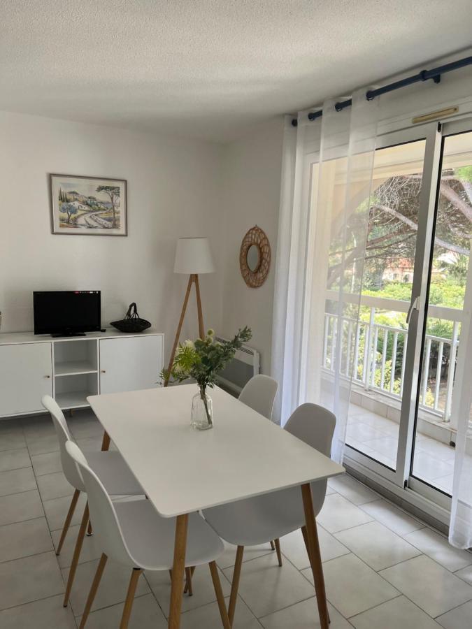 Superbe Appartement Cosy Vue Mer Pieds Dans L'Eau Cavalaire-sur-Mer Extérieur photo